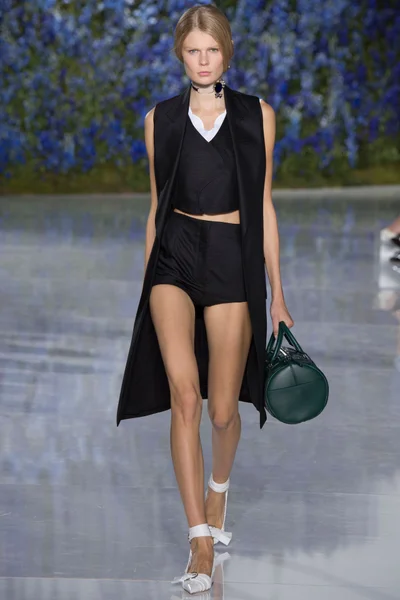 Look 34